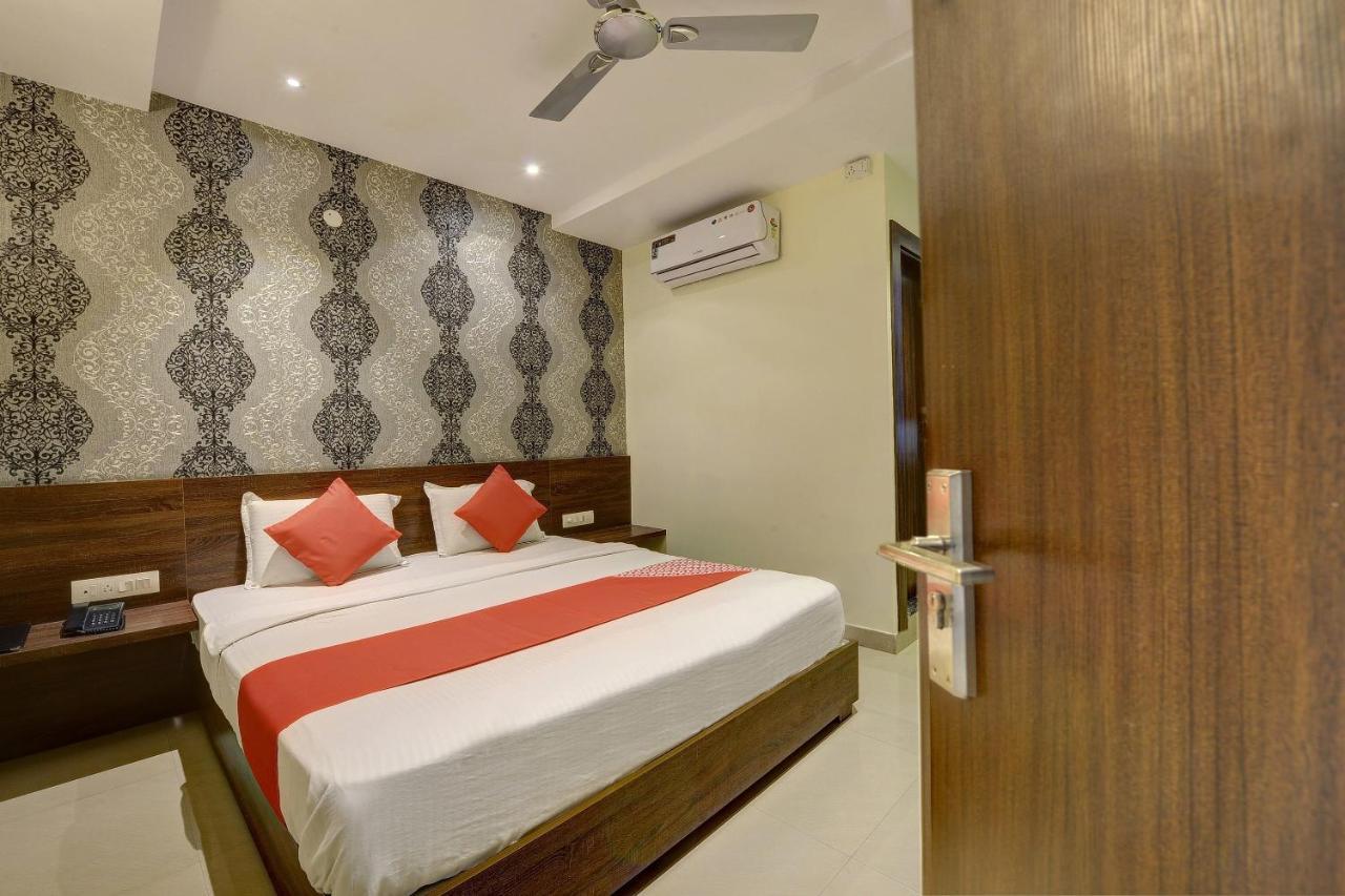 Capital O Hotel Samanvi International Belur  Exterior foto