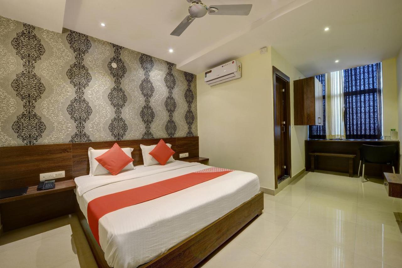 Capital O Hotel Samanvi International Belur  Exterior foto
