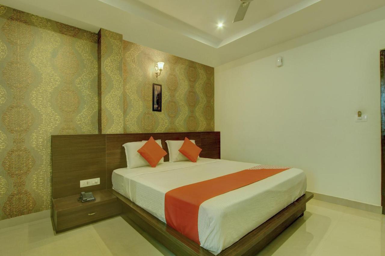 Capital O Hotel Samanvi International Belur  Exterior foto