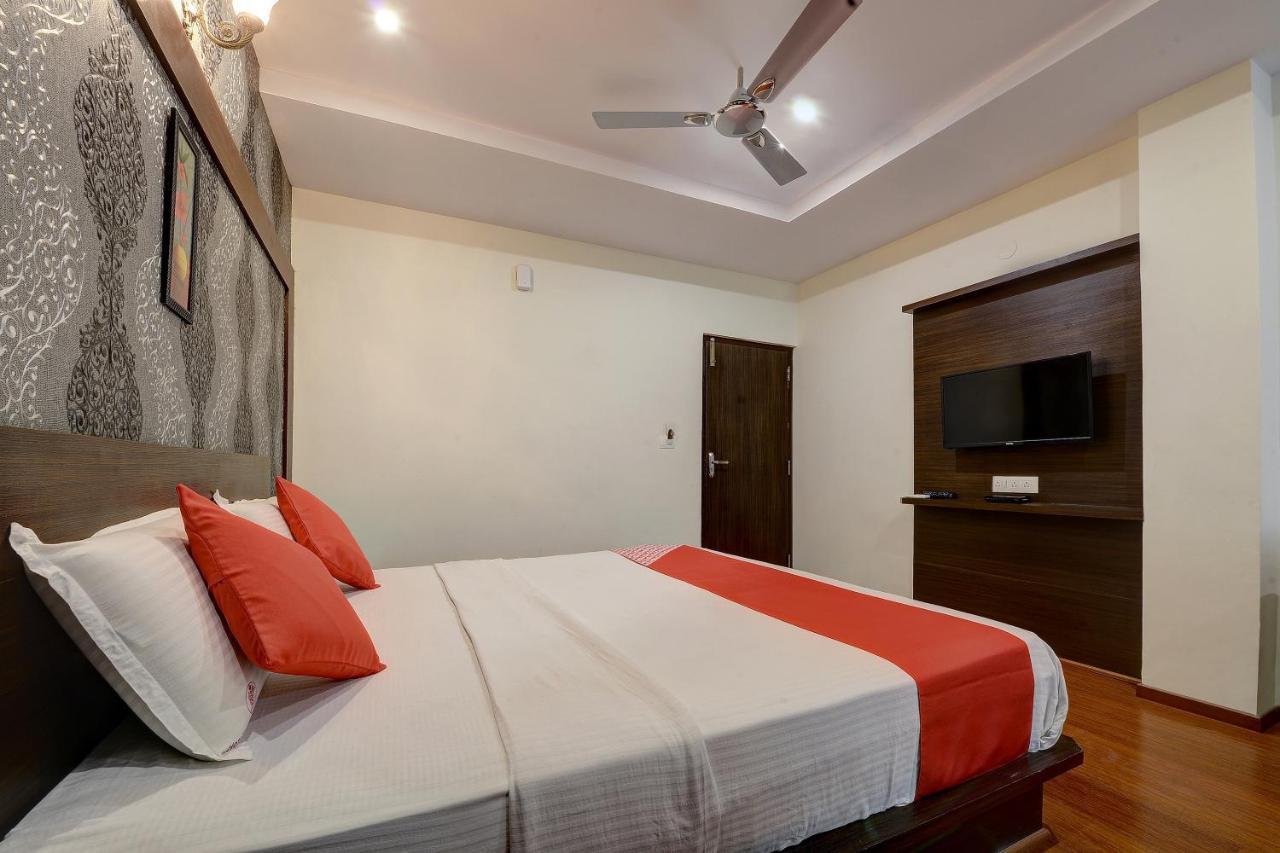 Capital O Hotel Samanvi International Belur  Exterior foto
