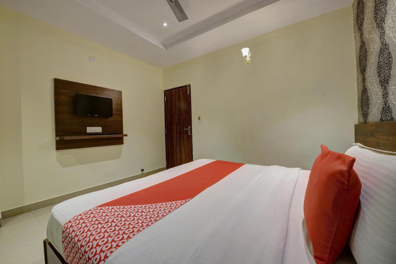 Capital O Hotel Samanvi International Belur  Exterior foto
