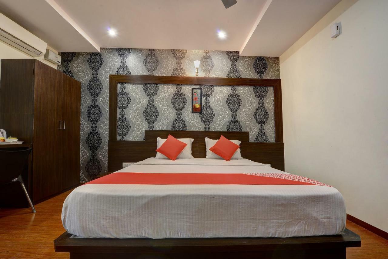 Capital O Hotel Samanvi International Belur  Exterior foto